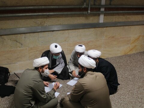 تصاویر/ کلاس آموزشی دوره کاورزی طلاب کردستانی برای اعزام به بیمارستان های استان