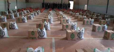 تصاویر| توزیع 500 بسته میعیشتی میان نیازمندان قیروکارزین