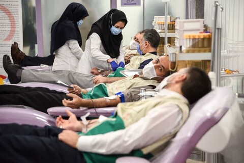تصاویر/ اهدای خون توسط خادمیان رضوی ارومیه