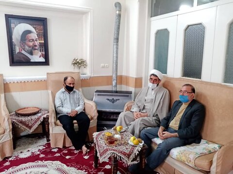 حضور نمایندگان آیت الله اعرافی در منزل مرحوم استاد حسن عرفان