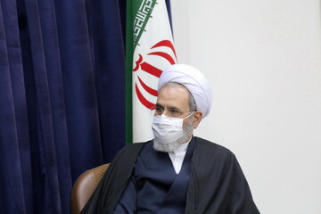 منتظر مواضع قاطع و انقلابی مسئولان هستیم/ هرگونه کوتاهی در مقابل دشمن به معنی شکست است