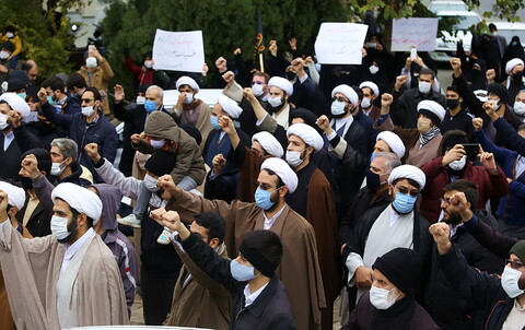 تصاویر/ تجمع طلاب و دانشجویان انقلابی قم در پی شهادت شهید محسن فخری زاده