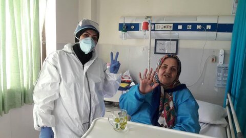تصاویر شما/ خدمت رسانی طلاب جهادگر استان مرکزی به بیماران کرونایی