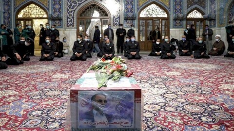 شہید ڈاکٹر محسن فخری زادہ کے جنازے کو حضرت امام رضا (ع) کے روضہ کی زیارت اور طواف کرایا گیا