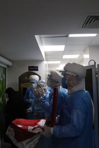 تصاویر/ حضور گروه جهادی طلاب مدرسه علمیه امام خامنه ای ارومیه در بیمارستان شهید عارفیان