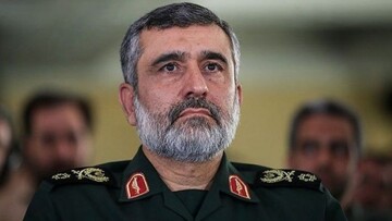 ارتش و سپاه در کنار هم هویت پیدا می‌کنند | دلیل مخالفت رهبری با خرید تجهیزات نظامی
