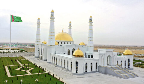 ممنوعیت بازدید از مساجد در ترکمنستان تمدید شد