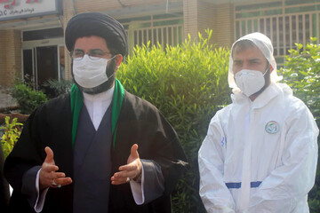 سیل و کرونا فرقی ندارد، طلاب جهادی اهواز پایِ‌کار مردم‌ هستند