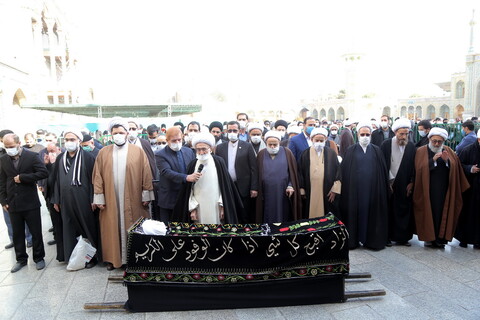تصاویر / مراسم تشییع و تدفین پیکر مرحوم حجت الاسلام والمسلمین جعفر الهادی (خوشنویس)