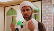 المنامة تعتقل شيخا بتهمة إقامة صلاة جماعة وتسمح لبريطانيين بإقامة احتفال