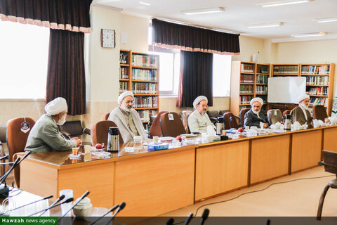 بالصور/ اجتماع أعضاء المجلس التعليمي لحوزة أصفهان العلمية