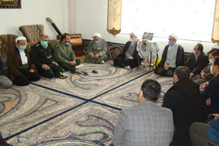 مردم از روح و معنویت شهدا در تمام زوایای زندگی بهره بگیرند