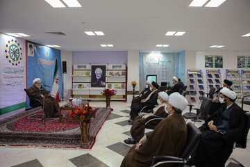 تصاویر/ تجلیل از مقام علمی استاد جعفر الهادی(خوشنویس)