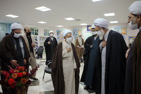 تصاویر/ تجلیل از مقام علمی ایت الله خوشنویس و رونمایی از کتاب های ایشان