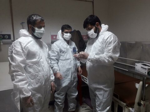 تصویر/ حضور روحانیون و طلاب جهادی کامیارانی در بیمارستان «سینا»