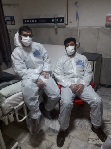 تصویر/ حضور روحانیون و طلاب جهادی کامیارانی در بیمارستان «سینا»