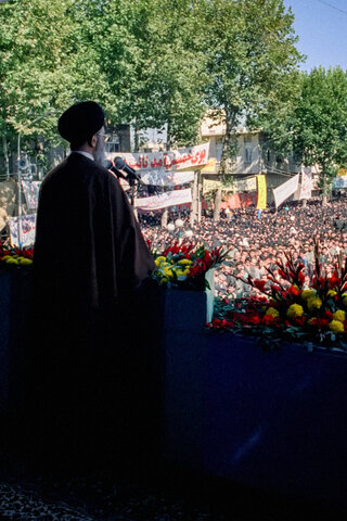تصاویر/ قاب‌هایی خاطره‌انگیز از دیدارهای حضوری مردم با رهبر معظم انقلاب، پیش از شیوع کرونا