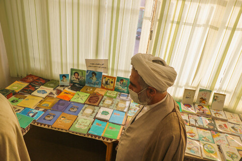 بازدید حوزویان از نمایشگاه کتاب حوزه علمیه اصفهان