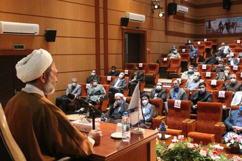 تصاویر/ نشست مسئول دفتر امور سیاسی و اجتماعی حوزه های علمیه کشور با فعالان سیاسی و فرهنگی کردستان