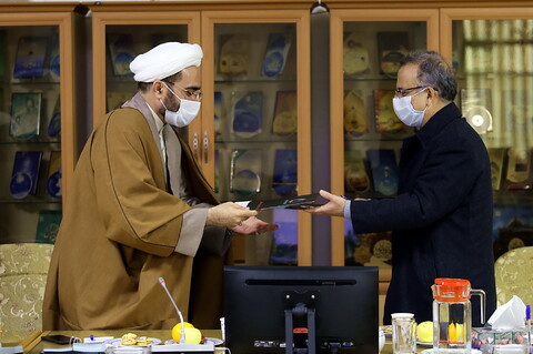 بازدید رئیس دانشگاه شهاب دانش قم از مرکز تحقیقات کامپیوتری علوم اسلامی