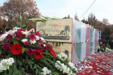 تصاویر/مراسم تشییع و تدفین شهدای گمنام در دانشگاه فرهنگیان کردستان با حضور علما، روحانیون، مسئولان و مردم