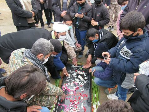 تصاویر/ مراسم تشییع پیکر شهید گمنام در شهر «توپ آغاج» شهرستان بیجار