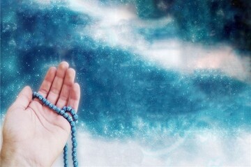 توسل به اهل بیت(ع) بُعد عبادی و سیاسی دارد