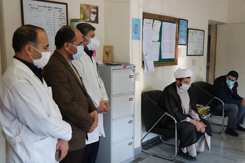 تصاویر/ تجلیل طلاب بسیجی از پرستاران بیمارستان امام خمینی (ره)