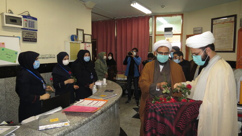 تصاویر/ تقدیر مدیر حوزه علمیه تهران از کادر درمان بیمارستان فجر تهران