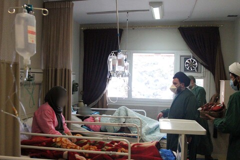 تصاویر / تقدیر حوزیان همدان از پرستاران خط مقدم سلامت