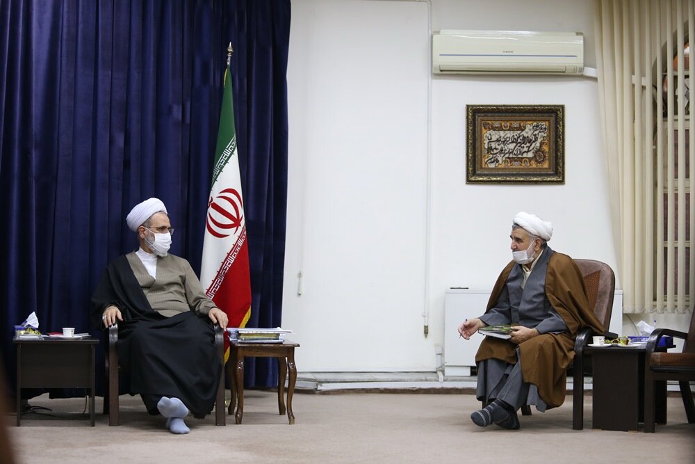 دیدار هیئت رئیسه قرارگاه حوزوی انقلاب اسلامی با آیت الله اعرافی