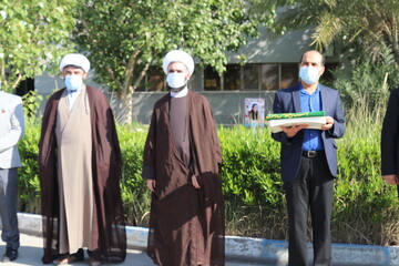 مدیر حوزه خواهران بوشهر از پرستاران تجلیل کرد