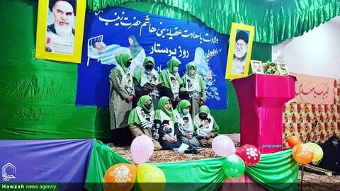 تصاویر؛ بسیج زینبیه ی بخش زنان  مؤسسه یادبود امام خمینی کارگیل هند، به مناسبت تولد حضرت زینب (س) جشن بزرگی به عنوان روز پرستار برگزار کرد.
