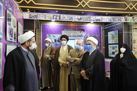 تصاویر/ بازدید مدیر حوزه‌های علمیه خواهران از نمایشگاه مسئله‌محوری و دستاوردهای 10 ساله دفتر تبلیغات اسلامی