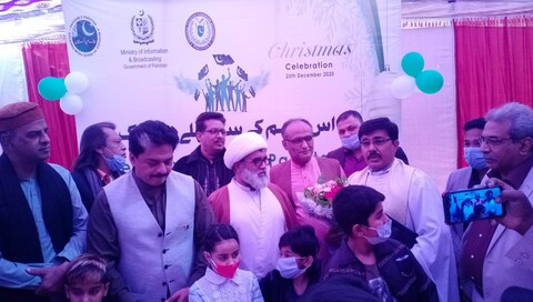 پاکستان میں مسیحی برادری کی خوشیوں میں شیعہ علماء بھی شریک