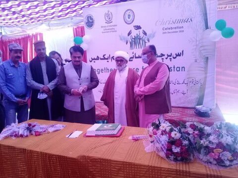 پاکستان میں مسیحی برادری کی خوشیوں میں شیعہ علماء بھی شریک