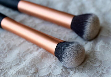 یادداشت رسیده | معضلی به نام آرایش کودکان