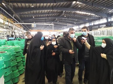 بازدید خبرنگاران قمی از واحدهای صنعتی شهرک محمودآباد