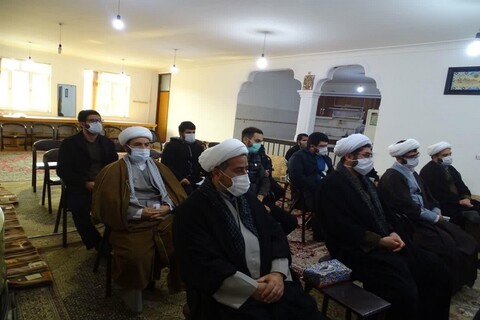 تصاویر/ نشست بصیرتی طلاب و  روحانیون شهرستان پلدشت