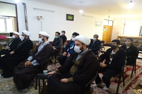 تصاویر/ نشست بصیرتی طلاب و  روحانیون شهرستان پلدشت