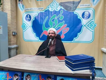 بعضی ها از سفره انقلاب ارتزاق کردند اما سر در آخور فرانسه و انگلیس بردند