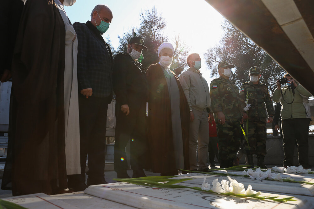 تصاویر/ مراسم غبارروبی گلزار شهدای قزوین