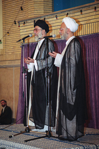 تصاویری از مرحوم آیت‌الله مصباح یزدی در کنار رهبر معظم انقلاب