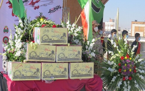 تصاویر/ مراسم وداع با پیکرهای شهدای گمنام در مرکز فرهنگی دفاع مقدس سمنان