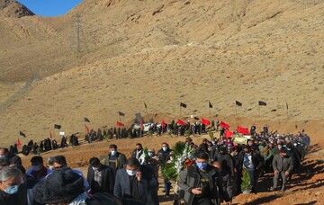 تصاویر/ تشییع و تدفین ۲ شهید گمنام در دانشکده روانشناسی و علوم تربیتی مهدی‌شهر