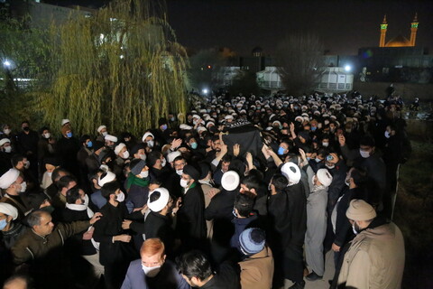 مراسم وداع با پیکر آیت الله مصباح یزدی در موسسه آموزشی و پژوهشی امام خمینی(ره)