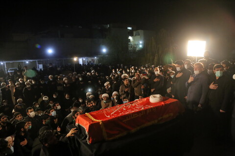 مراسم وداع با پیکر آیت الله مصباح یزدی در موسسه آموزشی و پژوهشی امام خمینی(ره)