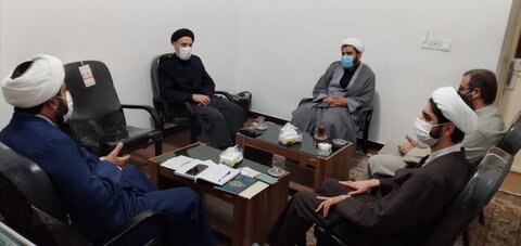 جلسه بررسی راهکارهای تقویت مهدویت در جامعه در مدرسه علمیه بقیه الله(عج) اندیمشک