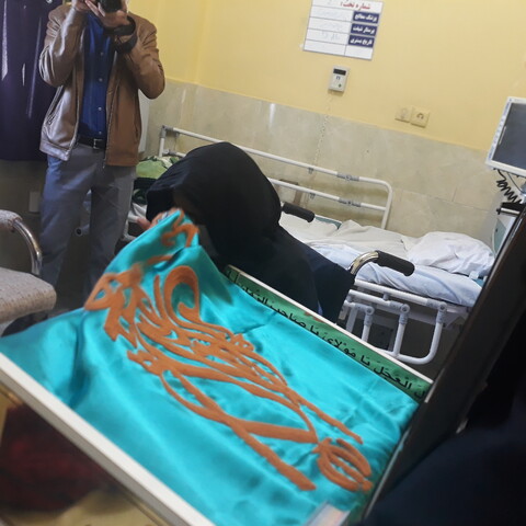 تصاویر حضور خادمان مسجد مقدس جمکران در بین بیماران و کادر درمان بیمارستان صاحب الزمان بندرعباس