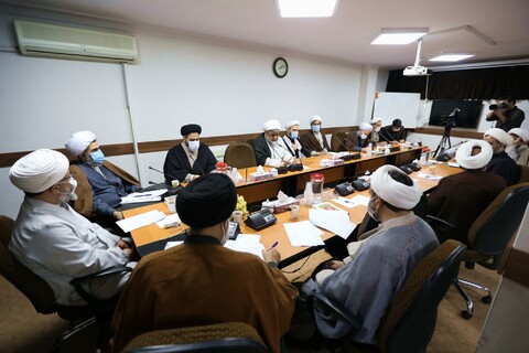 تصاویر/ اولین نشست کمیسیون پژوهشی اجلاسیه اساتید حوزه علمیه قم
